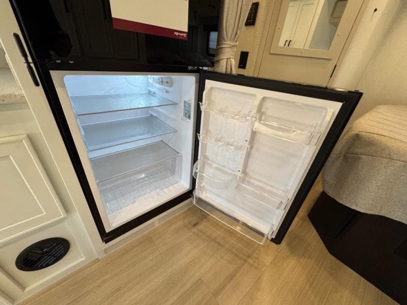 2027 Renegade 2027 Renegade Villagio - thumbnail 11