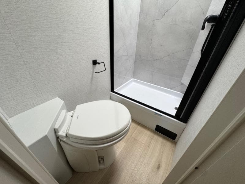 2027 Renegade 2027 Renegade Villagio - thumbnail 18