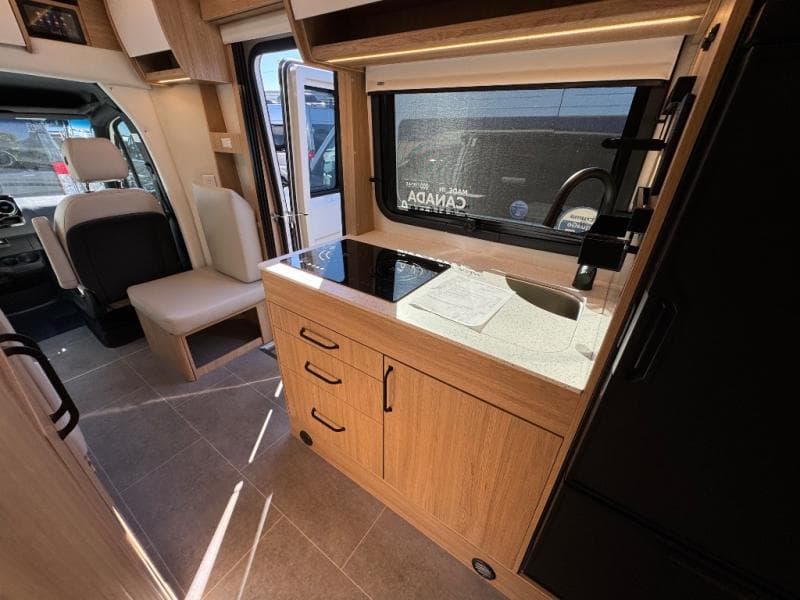 2026 Leisure Travel Vans 2026 Leisure Travel Vans Unity - thumbnail 10