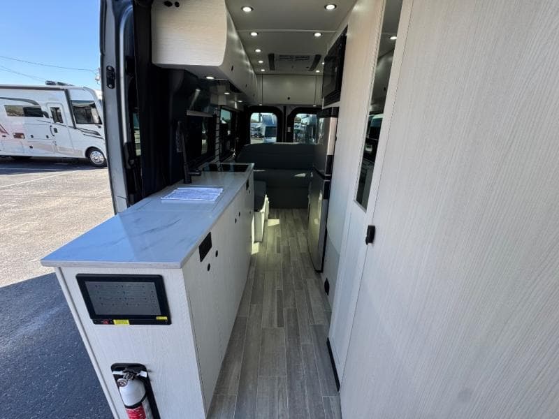 2026 Pleasure-Way 2026 Pleasure-Way Plateau - thumbnail 8