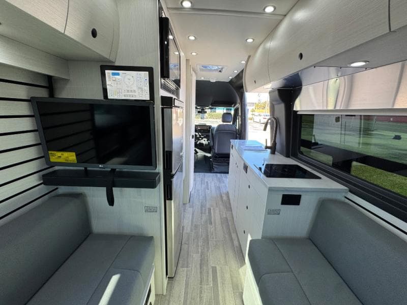 2026 Pleasure-Way 2026 Pleasure-Way Plateau - thumbnail 9