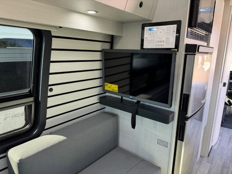 2026 Pleasure-Way 2026 Pleasure-Way Plateau - thumbnail 18