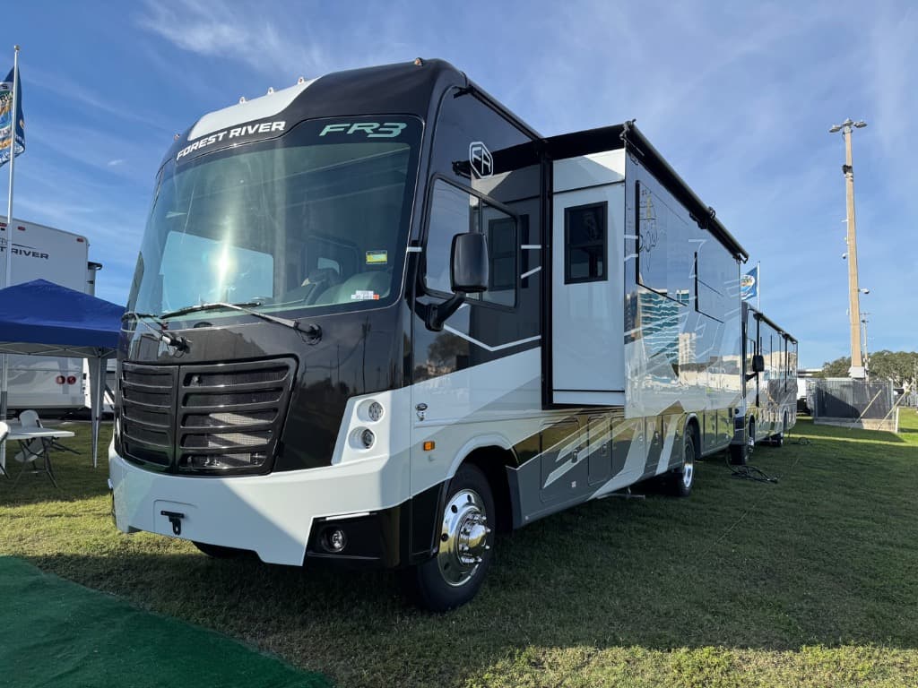 2026 Forest River 2026 Forest River FR3 - thumbnail 3