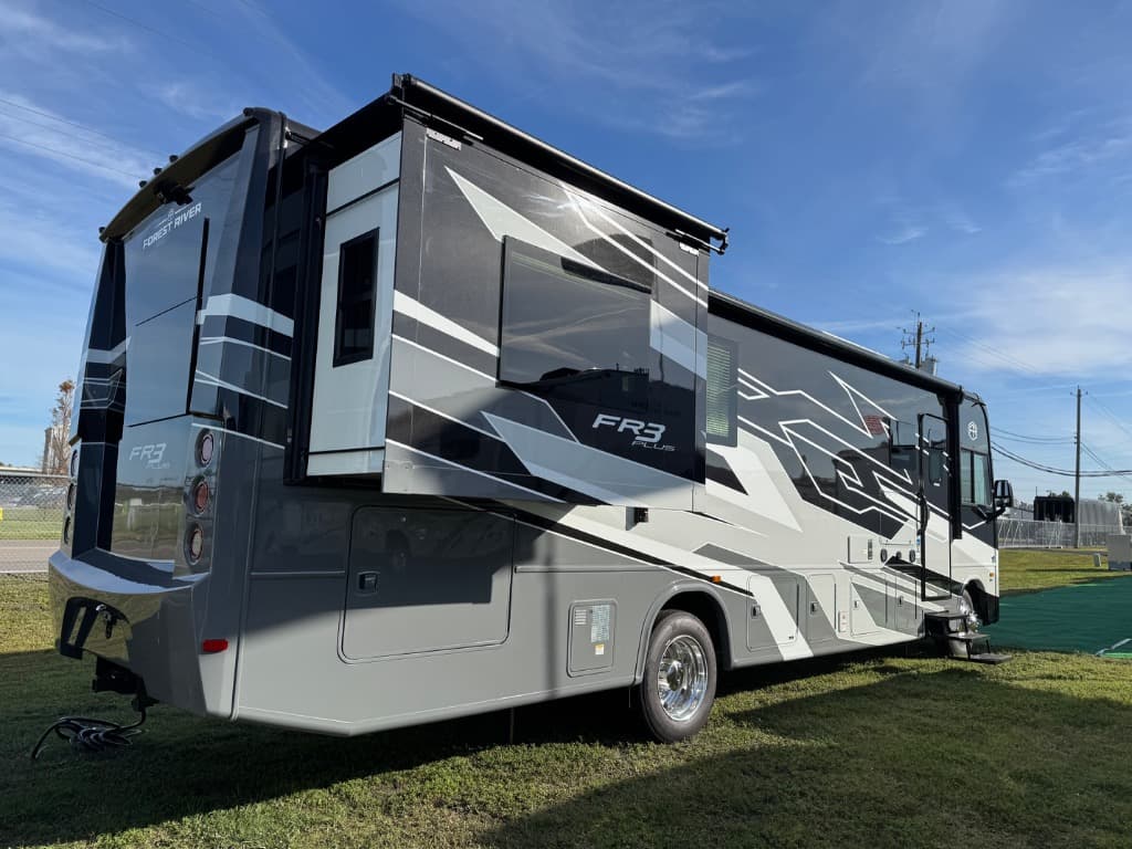 2026 Forest River 2026 Forest River FR3 - thumbnail 5