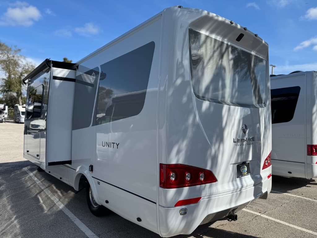 2026 Leisure Travel Vans 2026 Leisure Travel Vans Unity - thumbnail 4