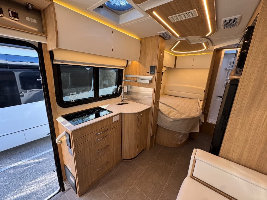 2026 Leisure Travel Vans 2026 Leisure Travel Vans Unity - thumbnail 9