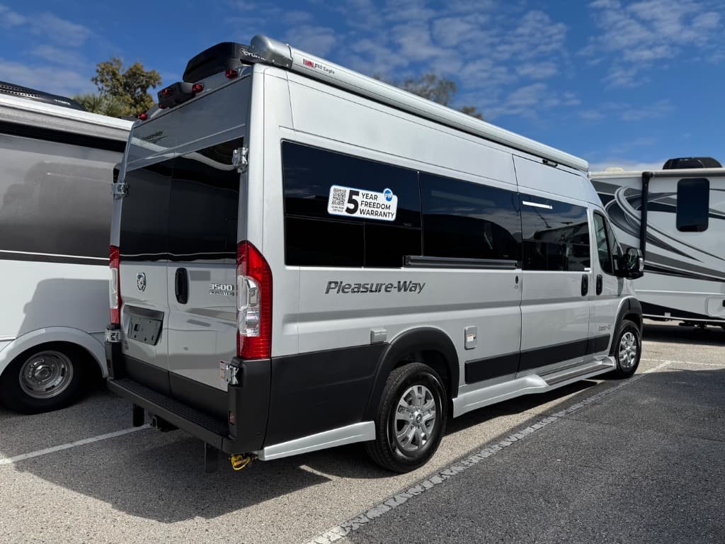 2026 Pleasure-Way 2026 Pleasure-Way Lexor - thumbnail 5