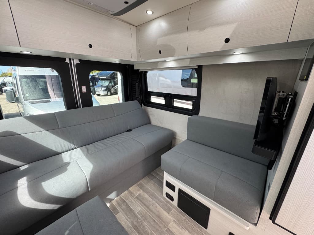 2026 Pleasure-Way 2026 Pleasure-Way Lexor - thumbnail 13