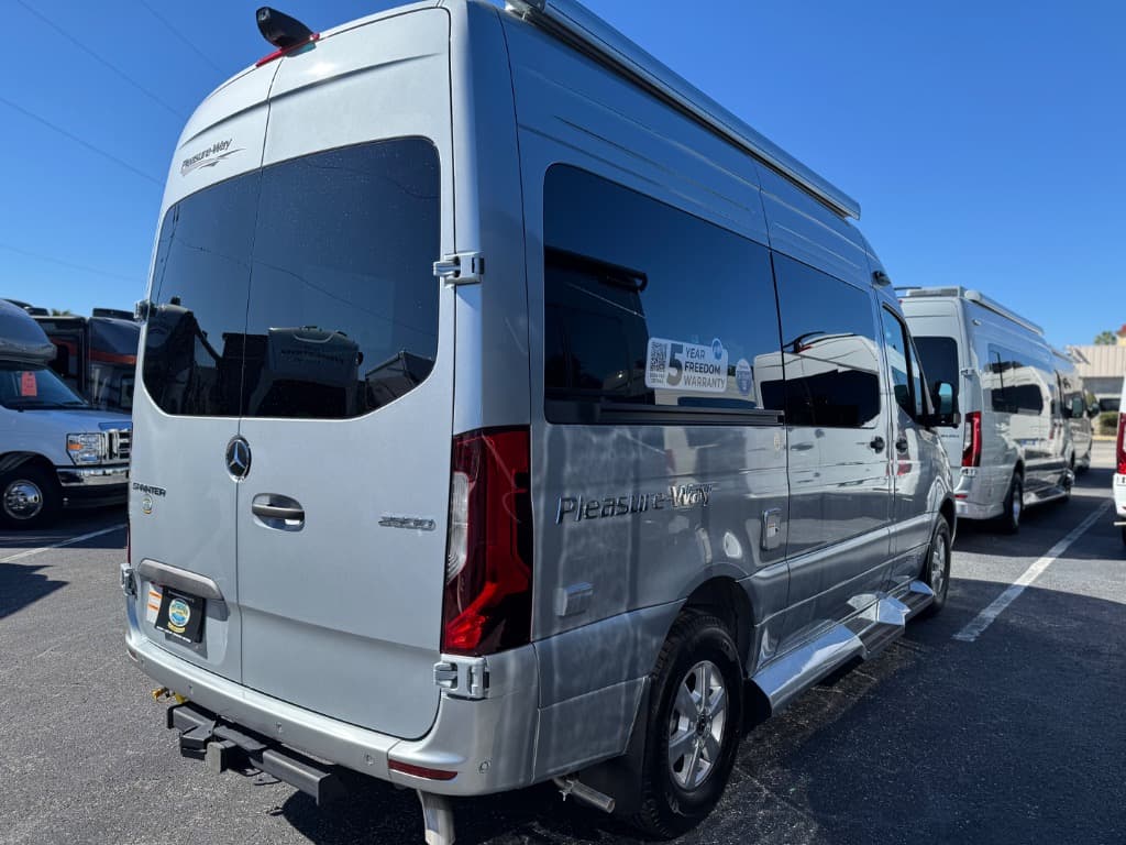 2026 Pleasure-Way 2026 Pleasure-Way Ascent - thumbnail 5