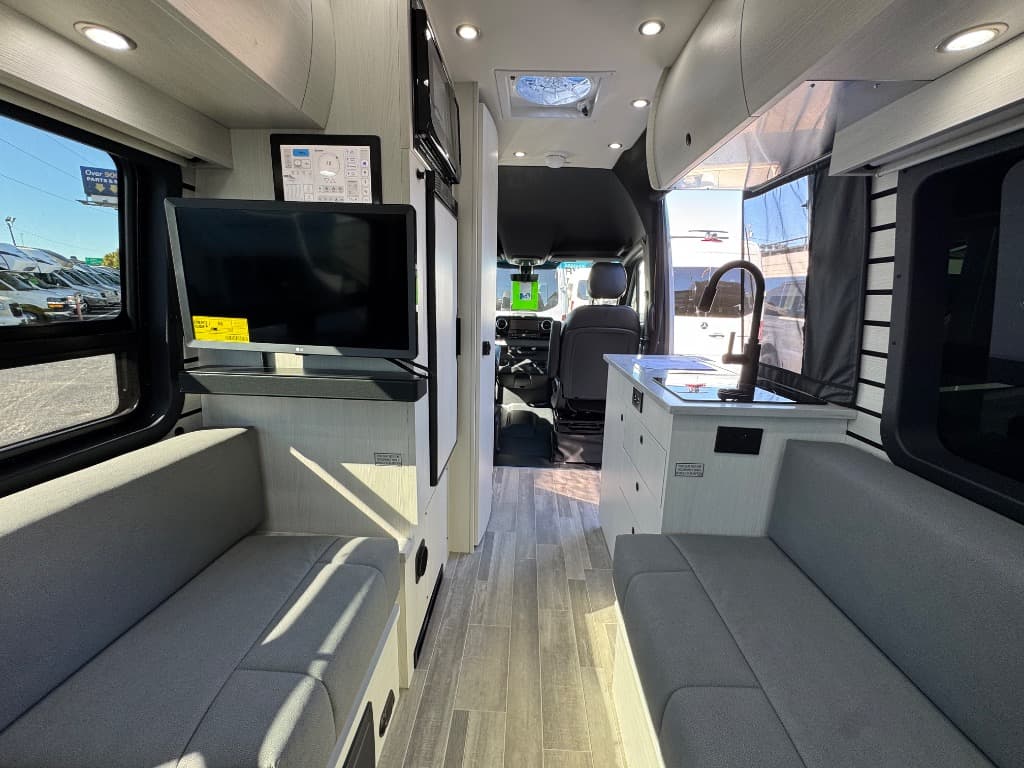 2026 Pleasure-Way 2026 Pleasure-Way Ascent - thumbnail 9