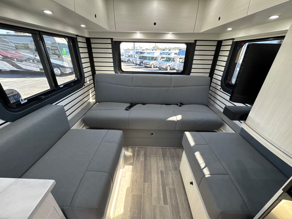 2026 Pleasure-Way 2026 Pleasure-Way Plateau - thumbnail 13