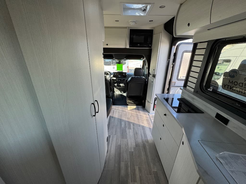 2026 Pleasure-Way 2026 Pleasure-Way Plateau - thumbnail 9