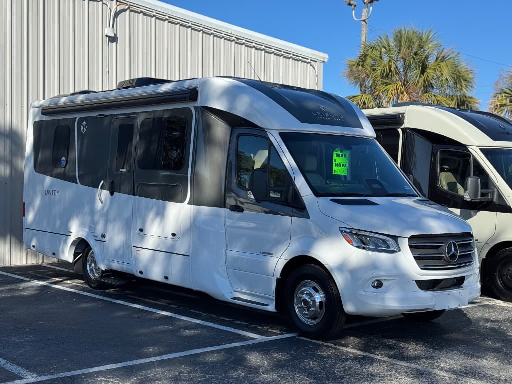 2026 Leisure Travel Vans Unity 24MBL