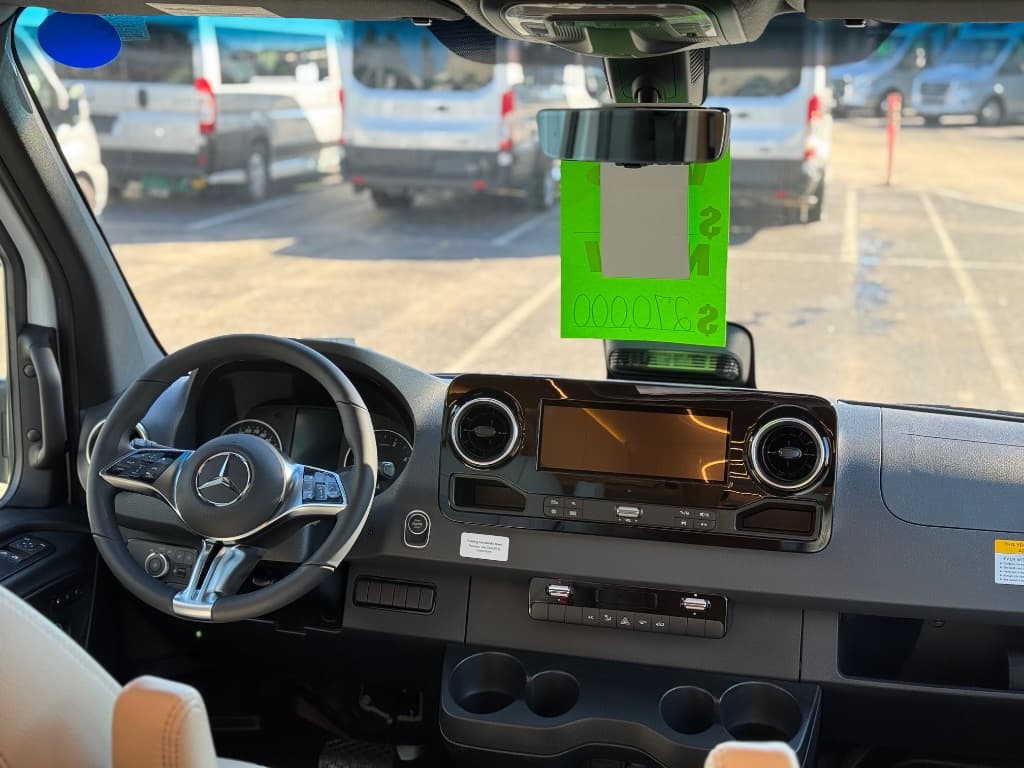 2026 Leisure Travel Vans 2026 Leisure Travel Vans Unity - thumbnail 4