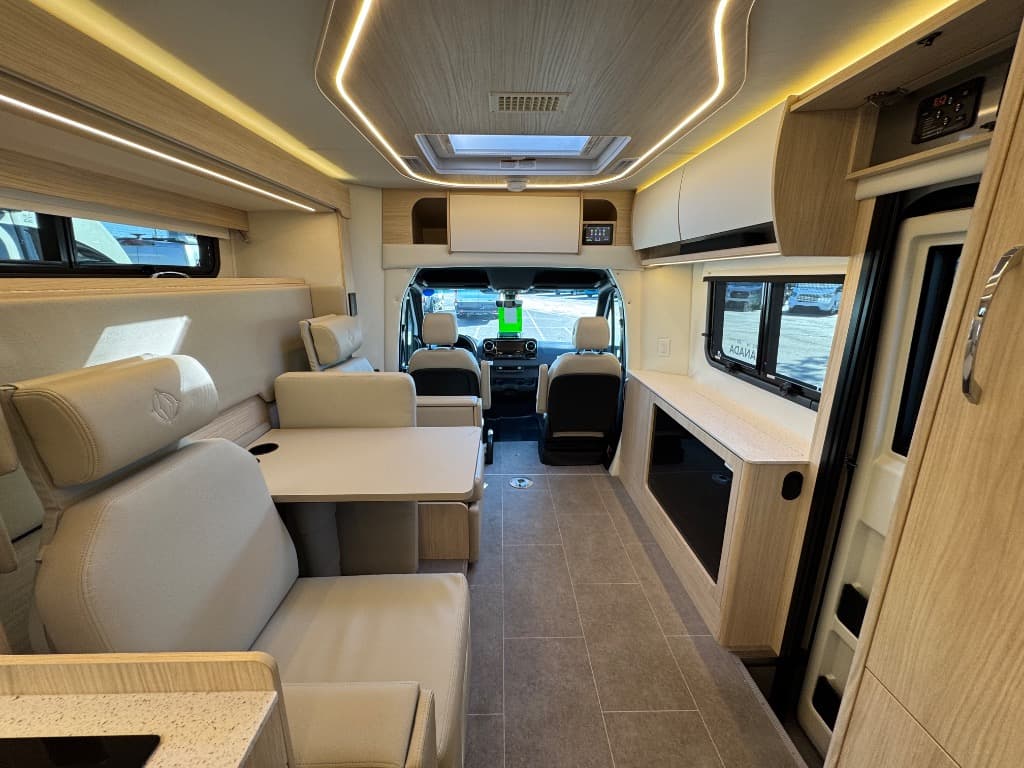 2026 Leisure Travel Vans 2026 Leisure Travel Vans Unity - thumbnail 6