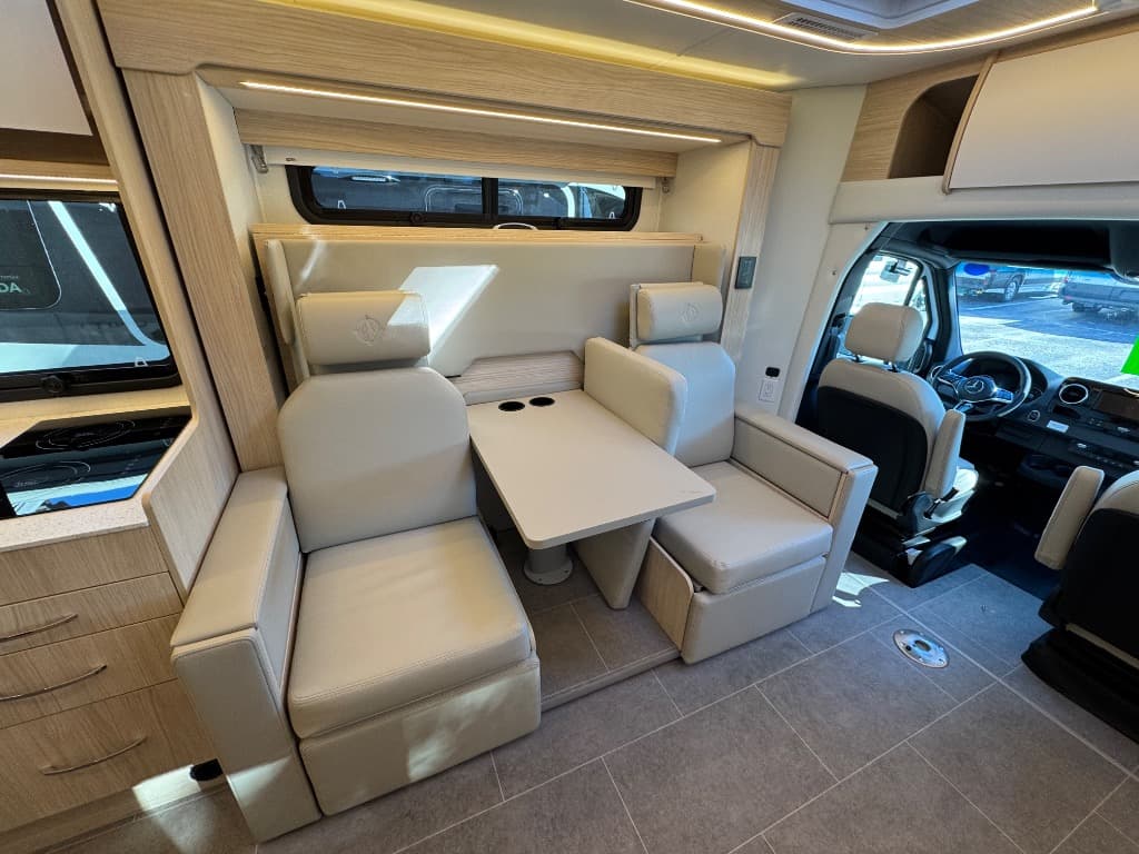 2026 Leisure Travel Vans 2026 Leisure Travel Vans Unity - thumbnail 10