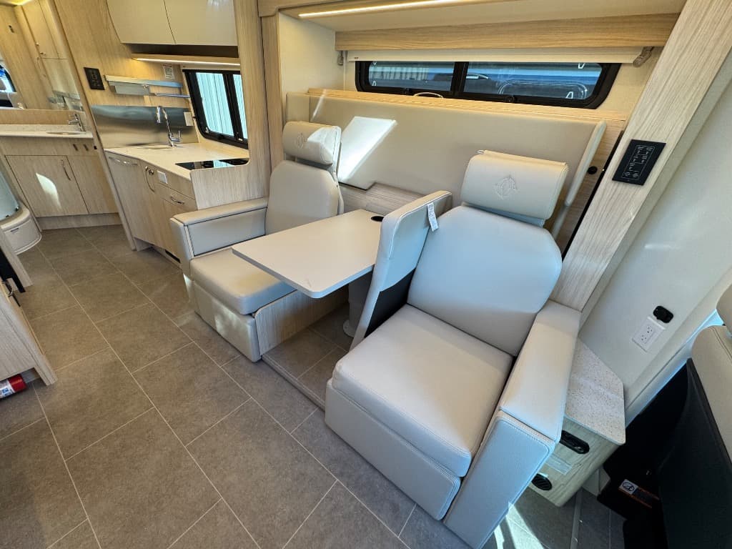 2026 Leisure Travel Vans 2026 Leisure Travel Vans Unity - thumbnail 11