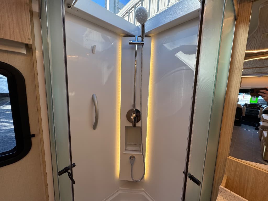 2026 Leisure Travel Vans 2026 Leisure Travel Vans Unity - thumbnail 17