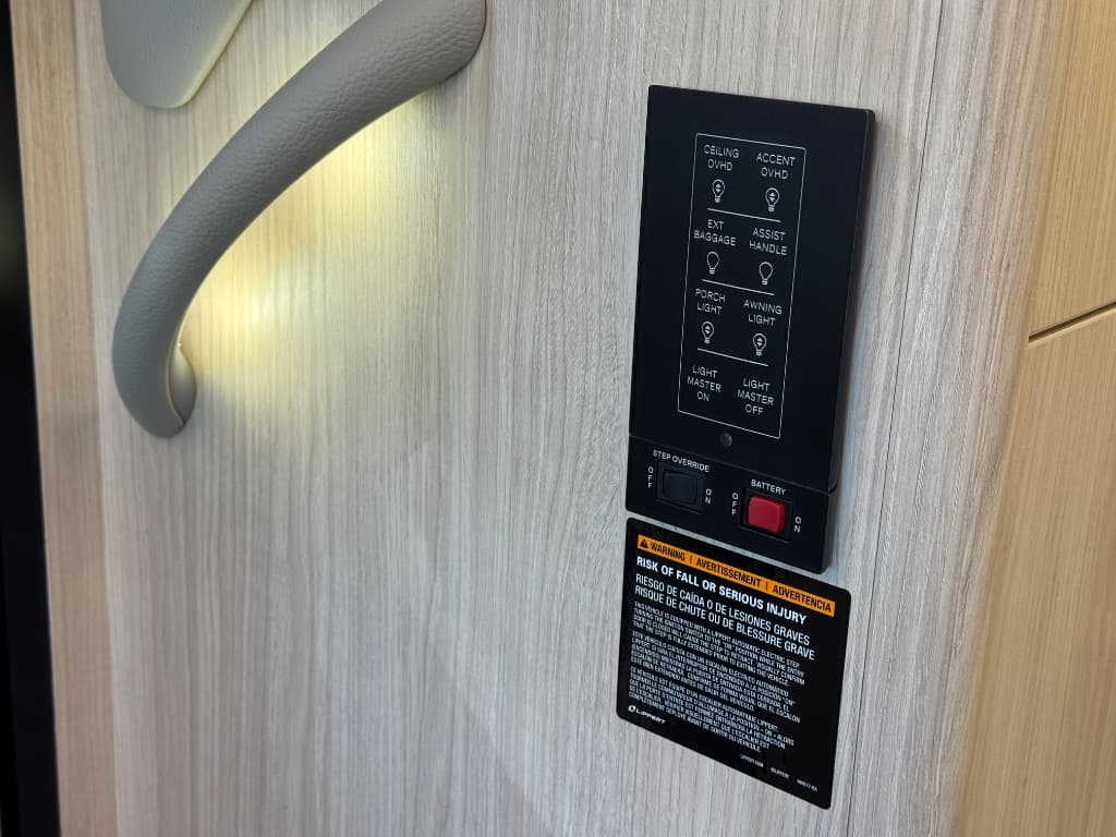 2026 Leisure Travel Vans 2026 Leisure Travel Vans Unity - thumbnail 19