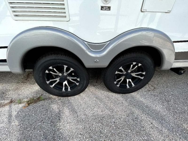 2020 nuCamp 2020 nuCamp AVIA - thumbnail 6