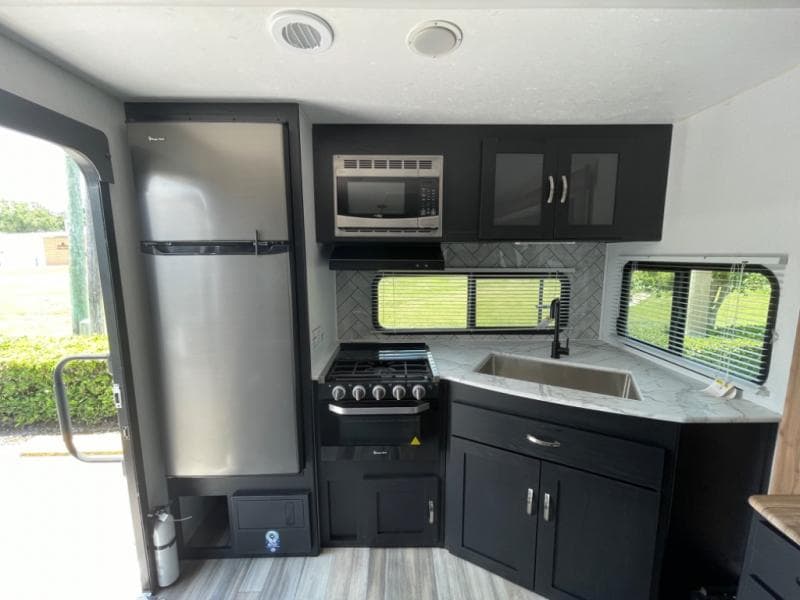 2023 Coachmen 2023 Coachmen Freedom Express - thumbnail 10