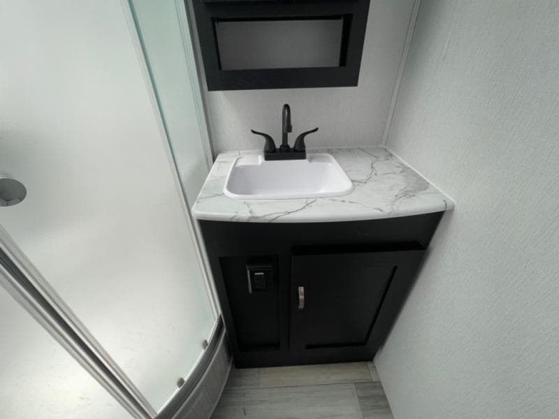 2023 Coachmen 2023 Coachmen Freedom Express - thumbnail 29