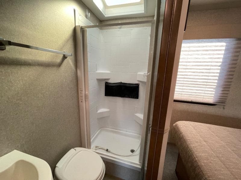 2020 Winnebago 2020 Winnebago Vita - thumbnail 37