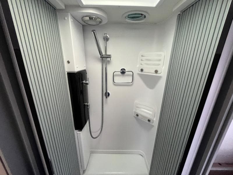 2020 nuCamp 2020 nuCamp AVIA - thumbnail 10