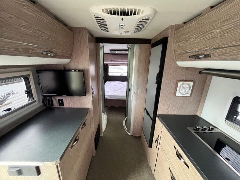 2020 nuCamp 2020 nuCamp AVIA - thumbnail 8