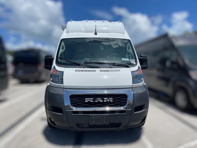 2023 Thor Motor Coach 2023 Thor Motor Coach Sequence - thumbnail 3