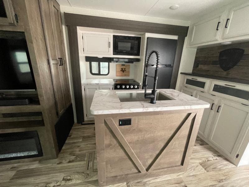 2024 Venture RV 2024 Venture RV SportTrek - thumbnail 30