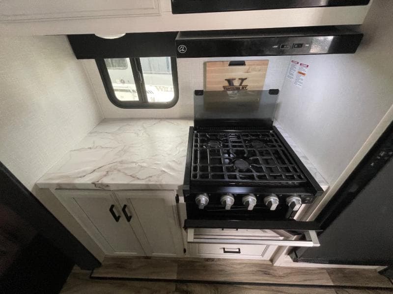 2024 Venture RV 2024 Venture RV SportTrek - thumbnail 34