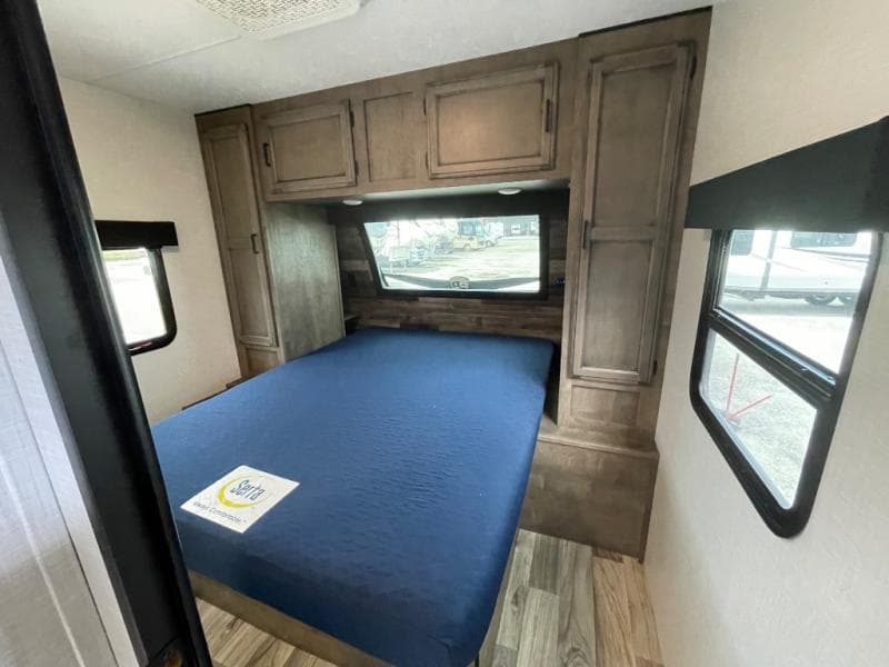 2024 Venture RV 2024 Venture RV SportTrek - thumbnail 47