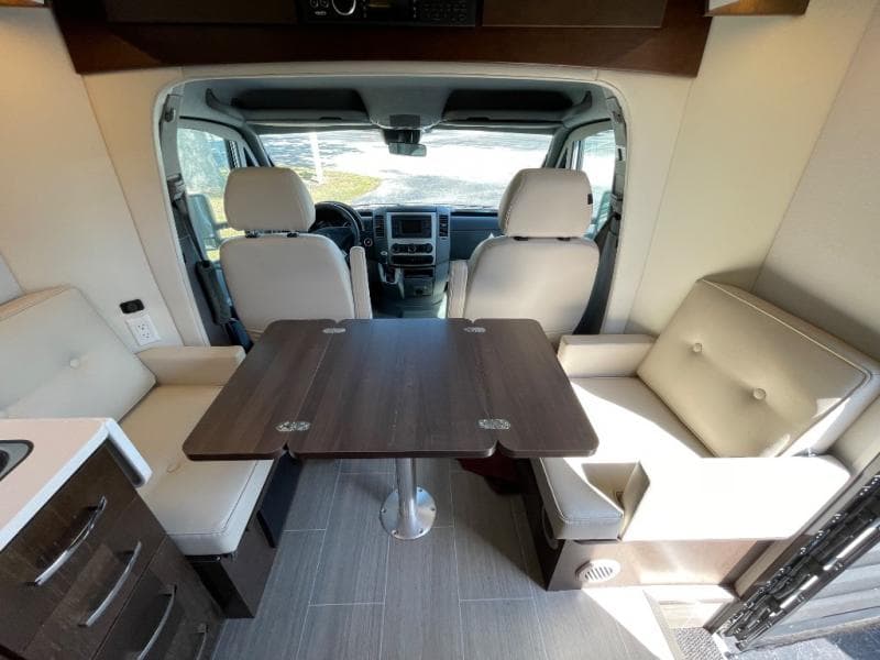 2018 Leisure Travel Vans 2018 Leisure Travel Vans Unity - thumbnail 8