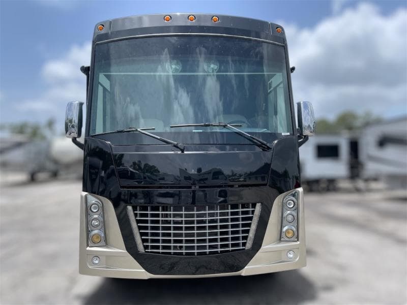 2017 Winnebago 2017 Winnebago Adventurer - thumbnail 2