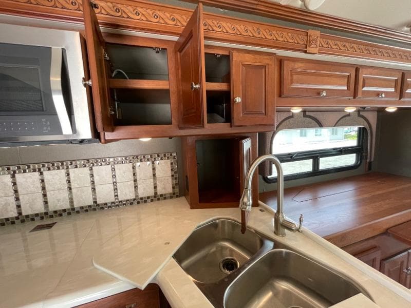 2017 Winnebago 2017 Winnebago Adventurer - thumbnail 22