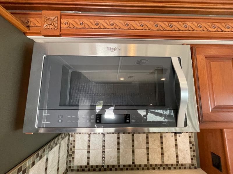 2017 Winnebago 2017 Winnebago Adventurer - thumbnail 23