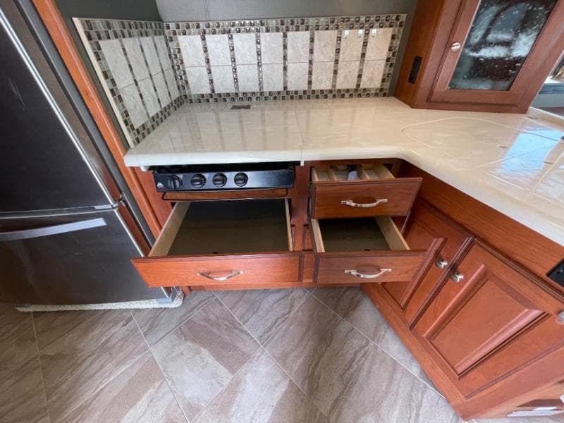 2017 Winnebago 2017 Winnebago Adventurer - thumbnail 25