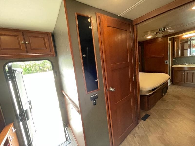 2017 Winnebago 2017 Winnebago Adventurer - thumbnail 26