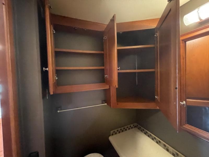 2017 Winnebago 2017 Winnebago Adventurer - thumbnail 33