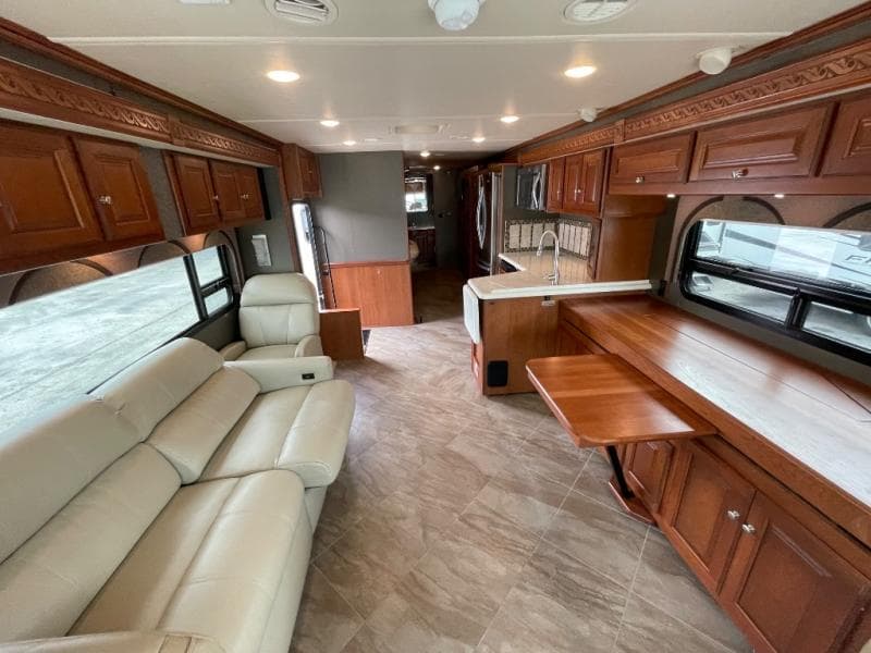 2017 Winnebago 2017 Winnebago Adventurer - thumbnail 56