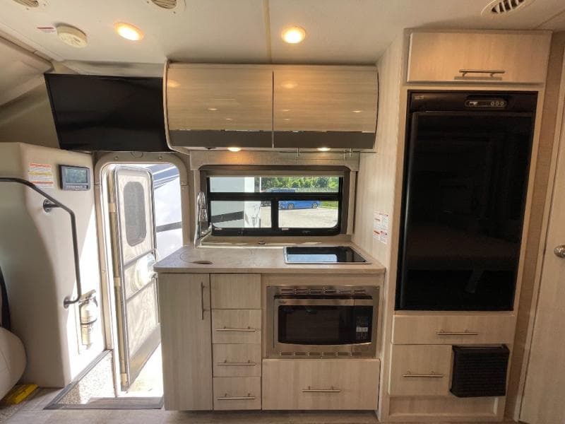 2022 Thor Motor Coach 2022 Thor Motor Coach Compass - thumbnail 12