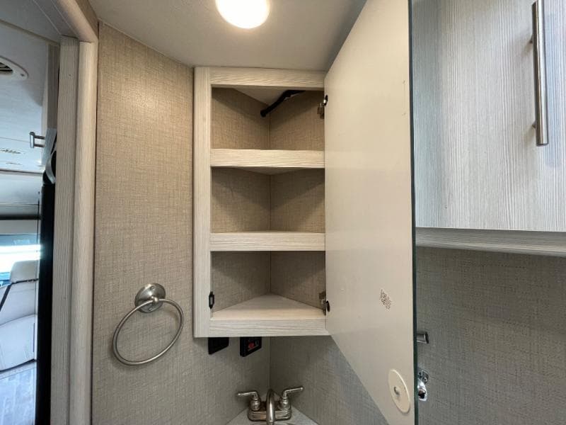 2022 Thor Motor Coach 2022 Thor Motor Coach Compass - thumbnail 16