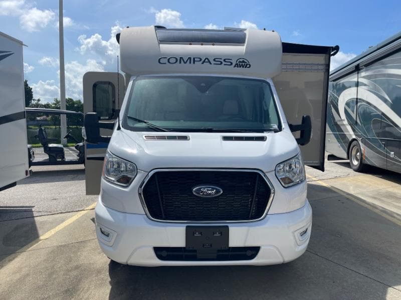 2022 Thor Motor Coach 2022 Thor Motor Coach Compass - thumbnail 3