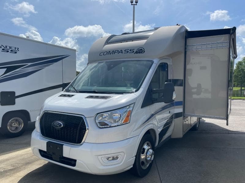 2022 Thor Motor Coach 2022 Thor Motor Coach Compass - thumbnail 4