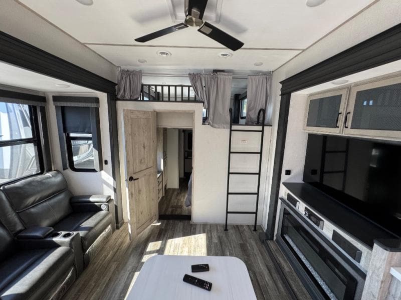 2023 Keystone RV 2023 Keystone RV Avalanche - thumbnail 16