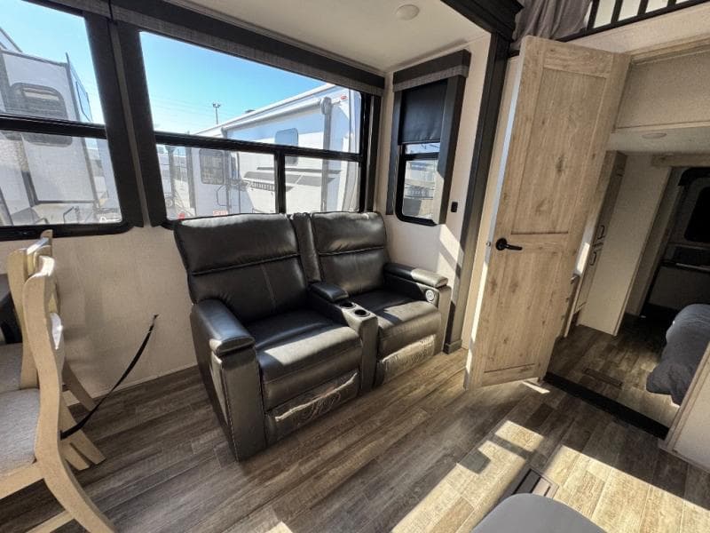 2023 Keystone RV 2023 Keystone RV Avalanche - thumbnail 17