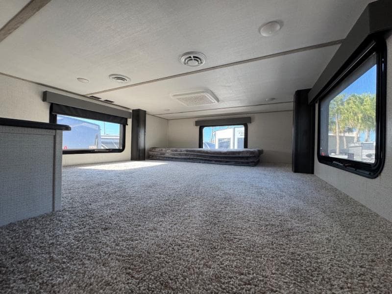 2023 Keystone RV 2023 Keystone RV Avalanche - thumbnail 19