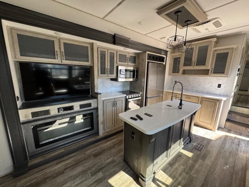 2023 Keystone RV 2023 Keystone RV Avalanche - thumbnail 10