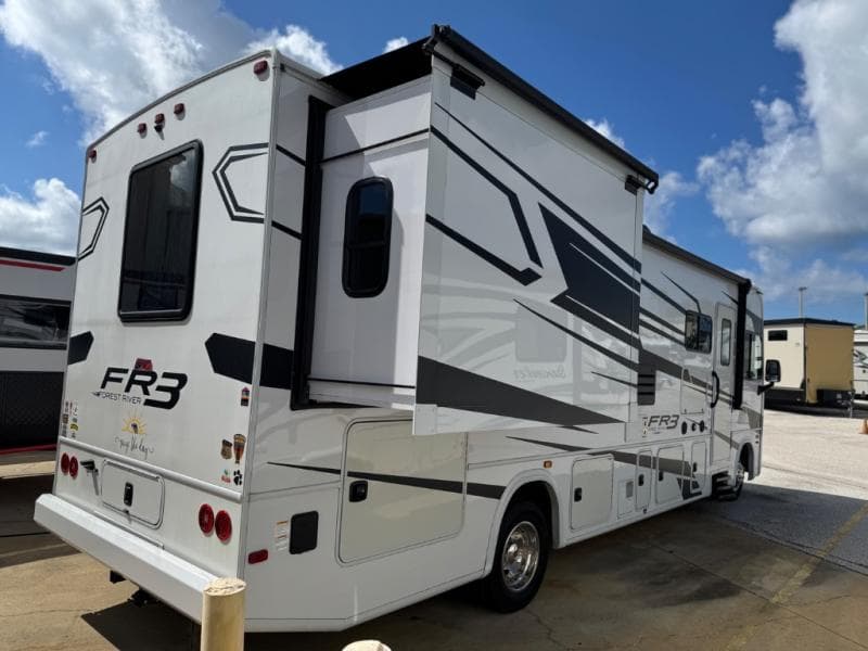 2023 Forest River 2023 Forest River FR3 - thumbnail 5